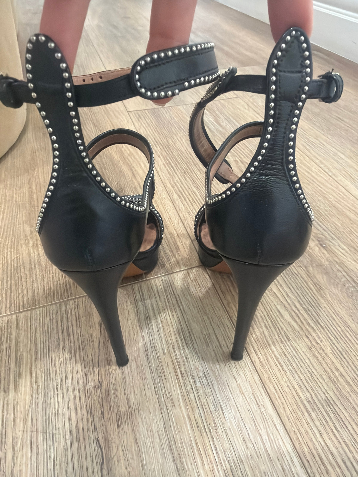 Alaia, 37.5
