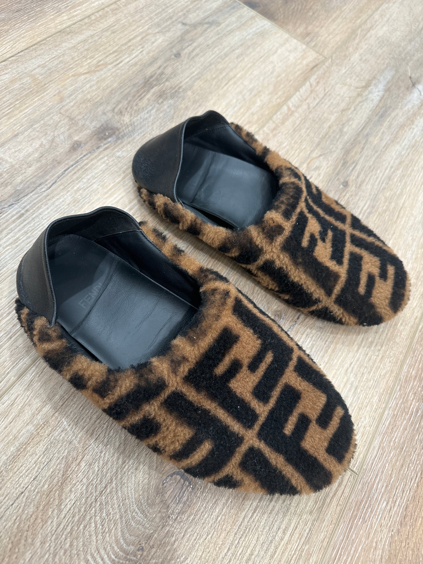 Fendi Leather/shearling Napa Slipper 38