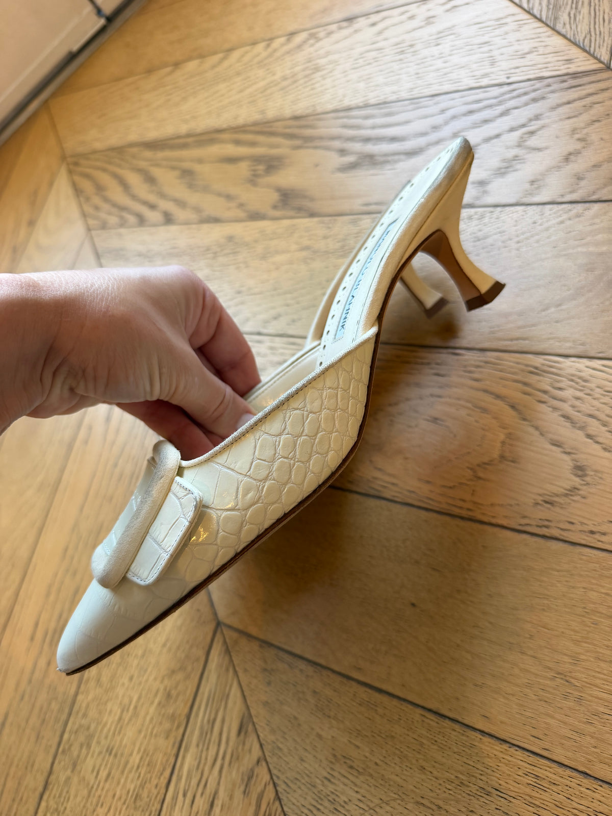 Manolo Maysale croc embossed 38.5