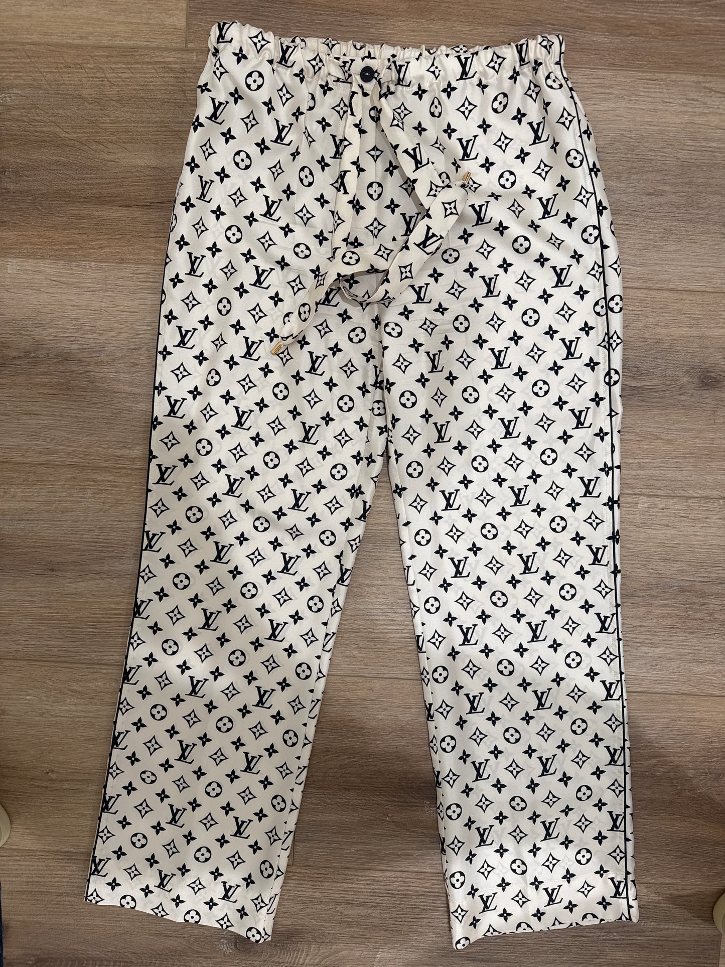 Louis Vuitton silk pajama set, 38