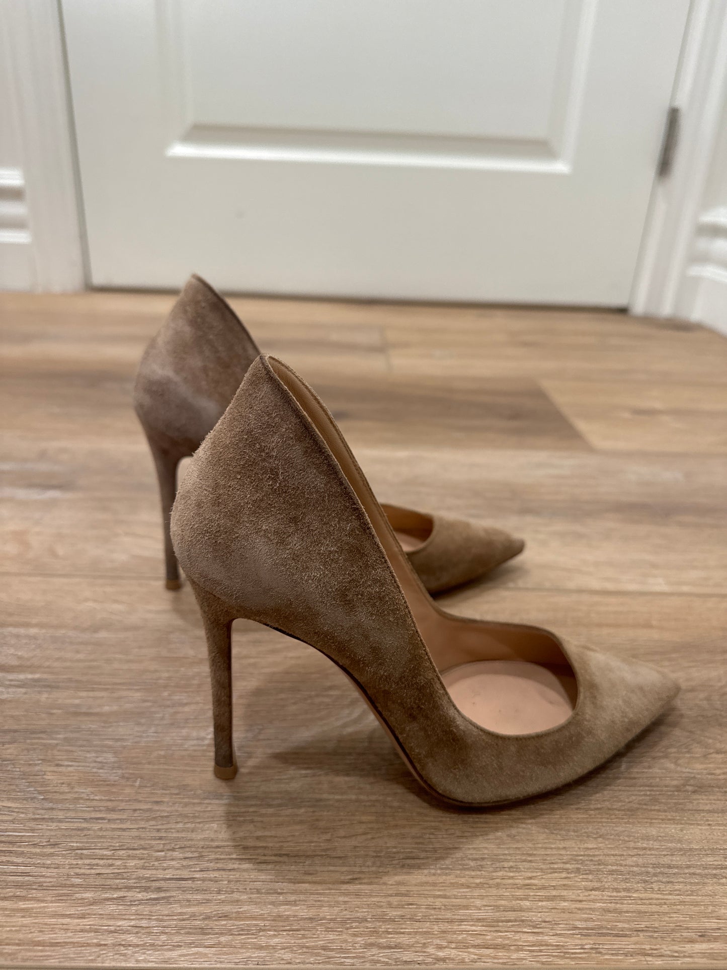 Gianvito Rossi pumps size 39