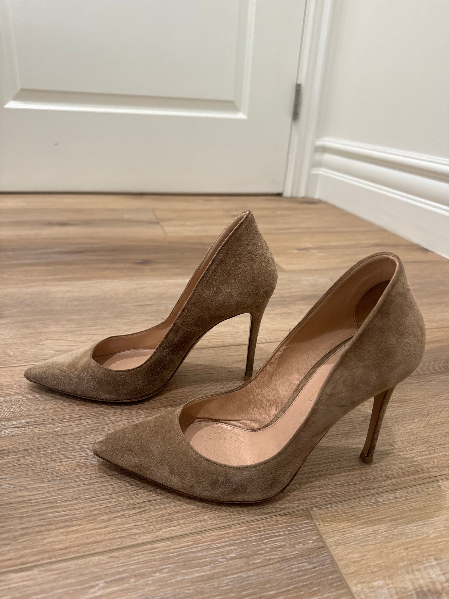 Gianvito Rossi pumps size 39
