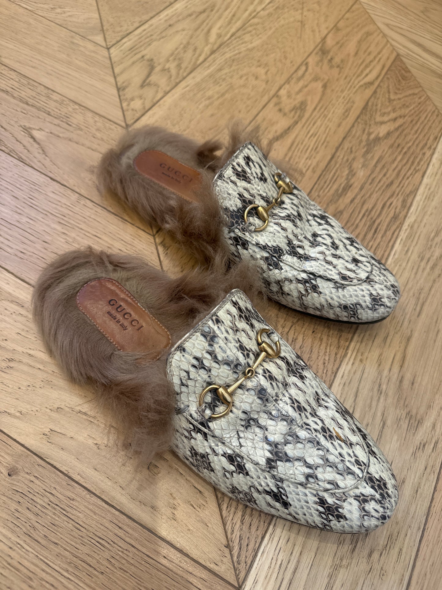Gucci python Mules 38