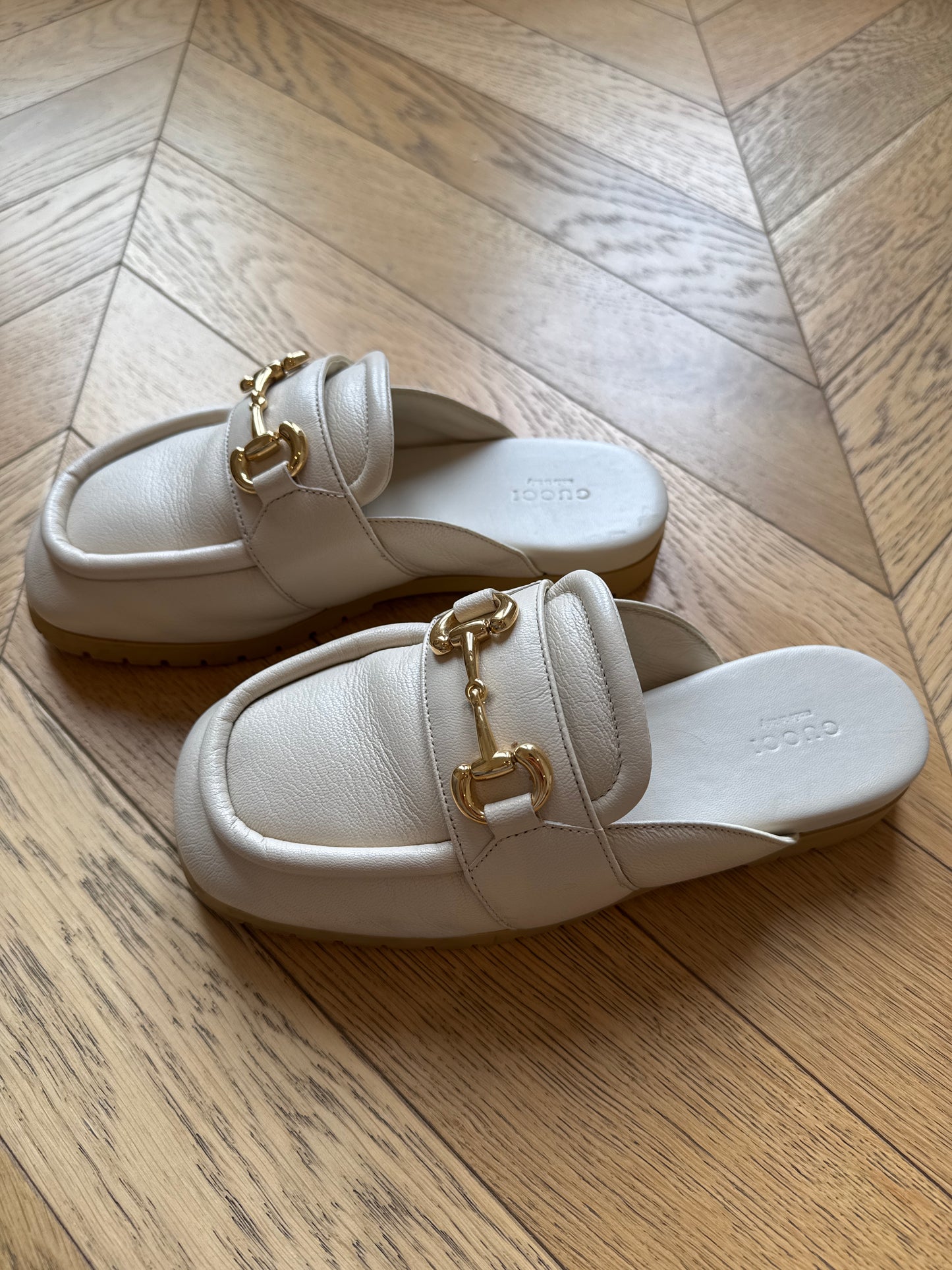 Gucci mules 37.5