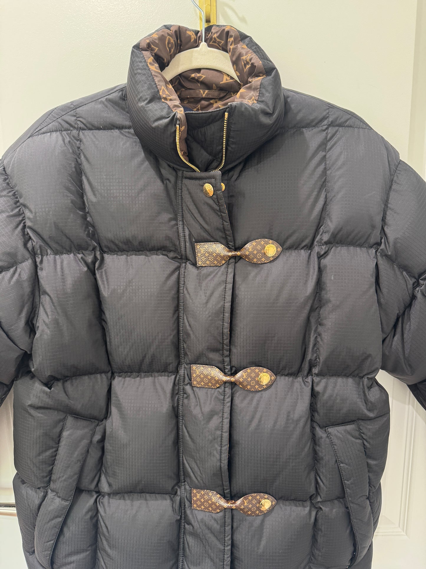 Louis Vuitton monogram pillow puffer, 36