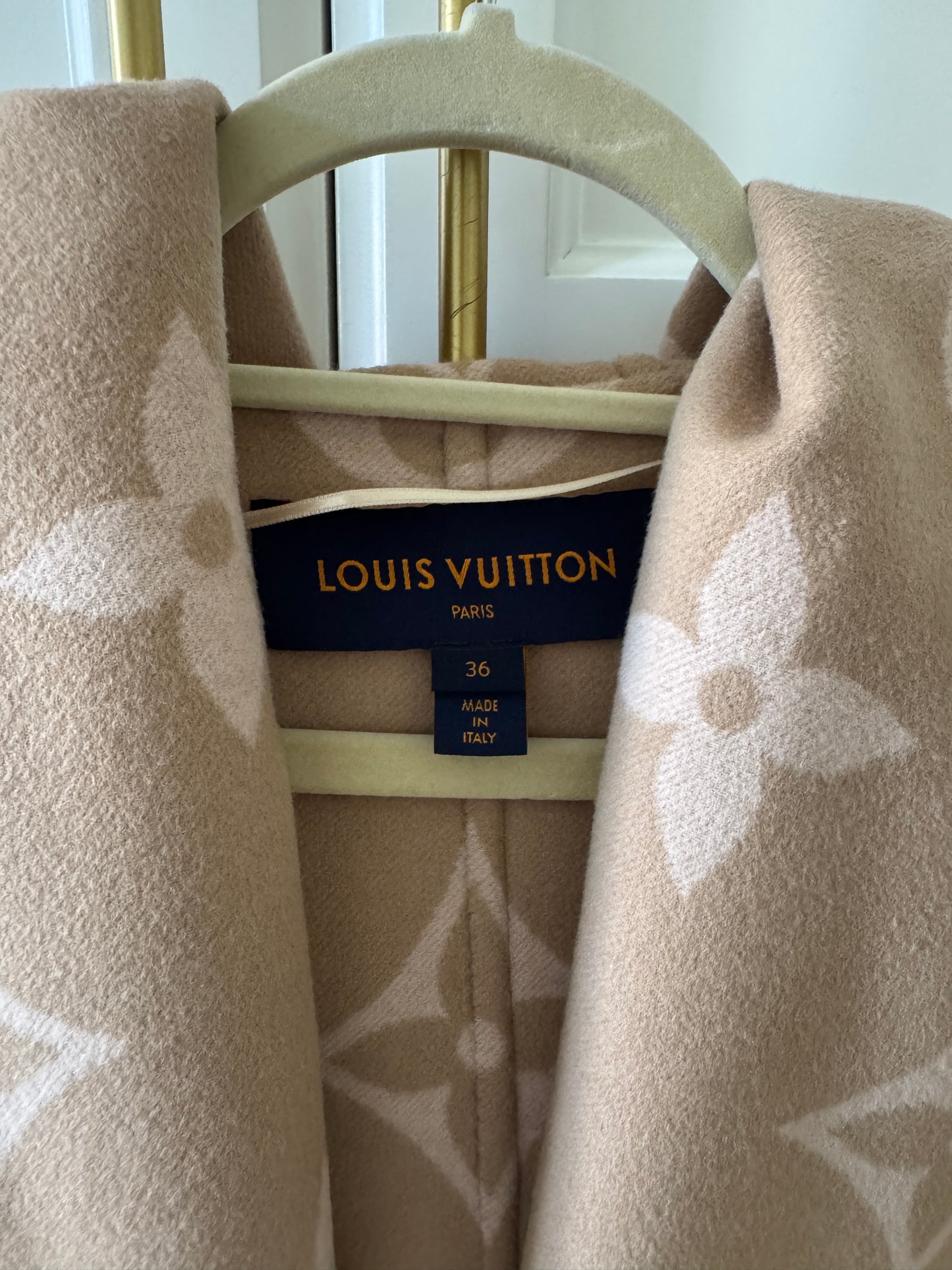 Louis Vuitton coat, 36