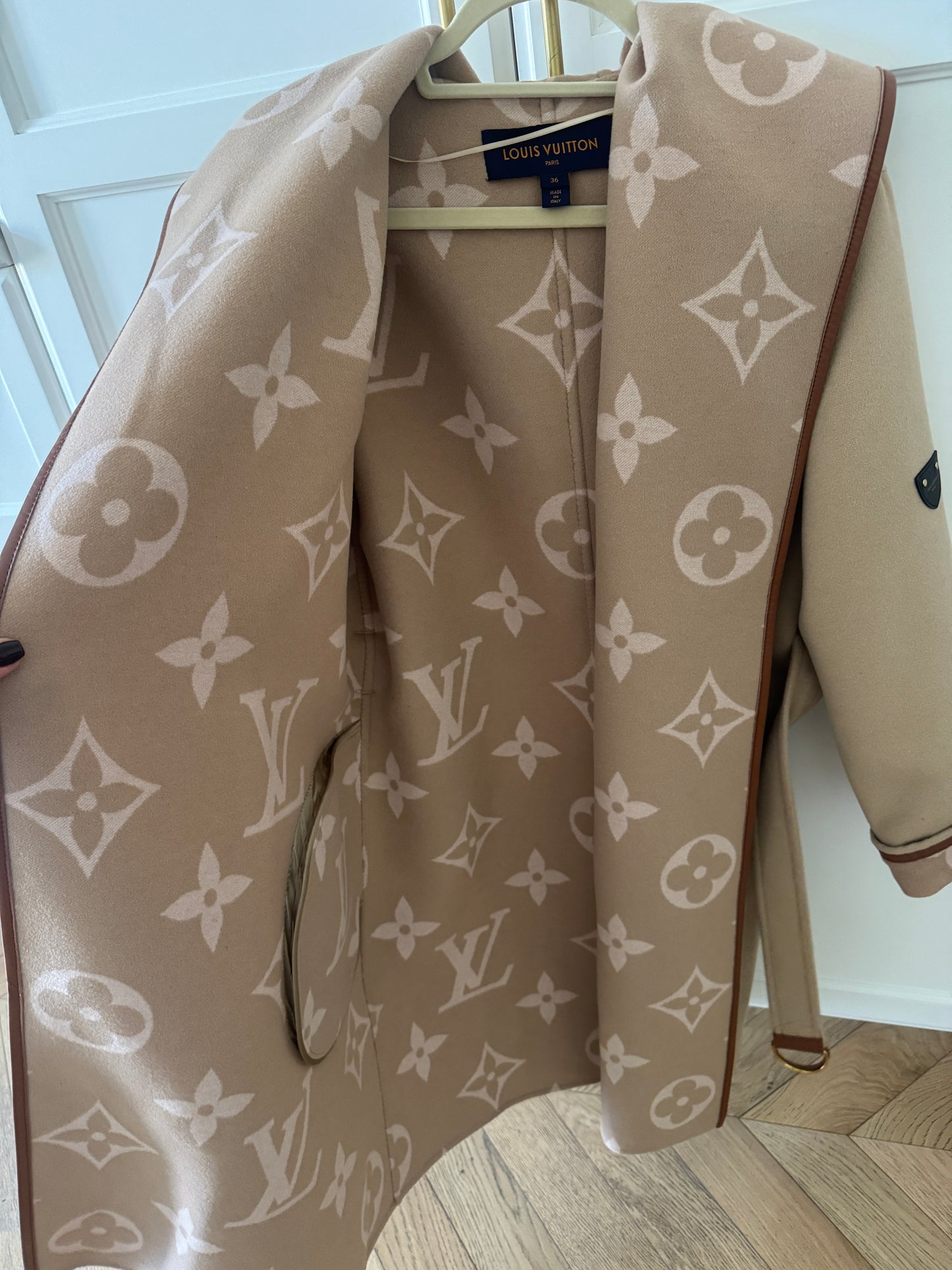 Louis Vuitton coat, 36