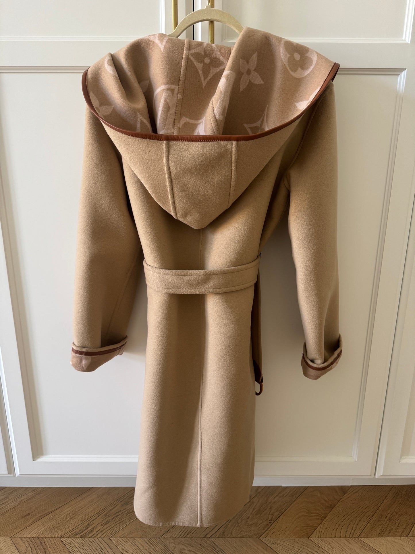 Louis Vuitton coat, 36