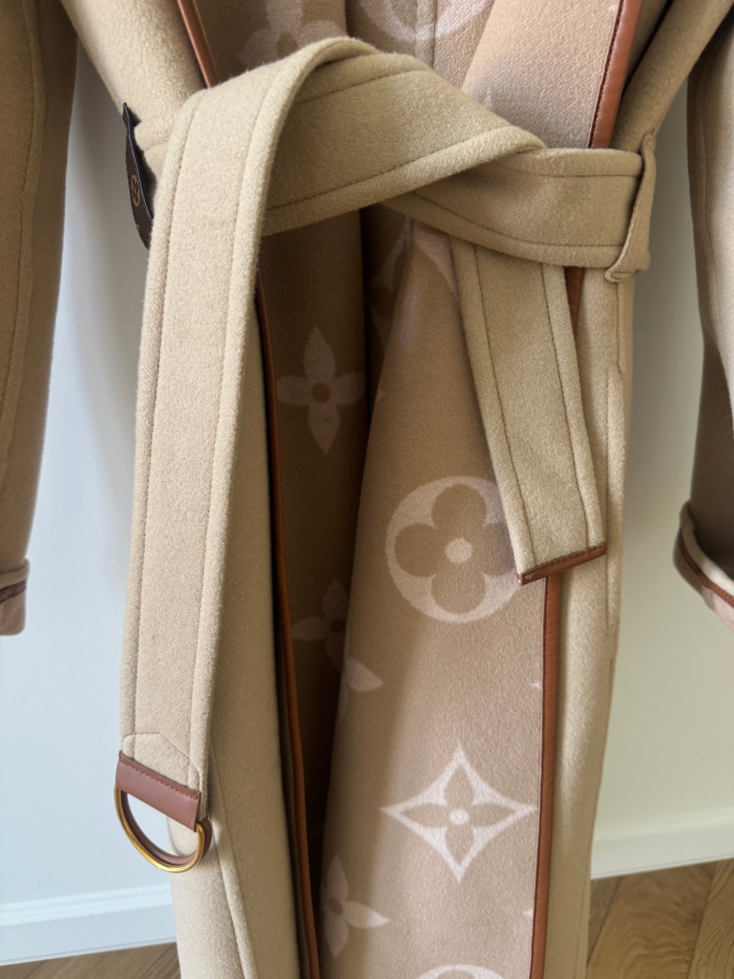 Louis Vuitton coat, 36