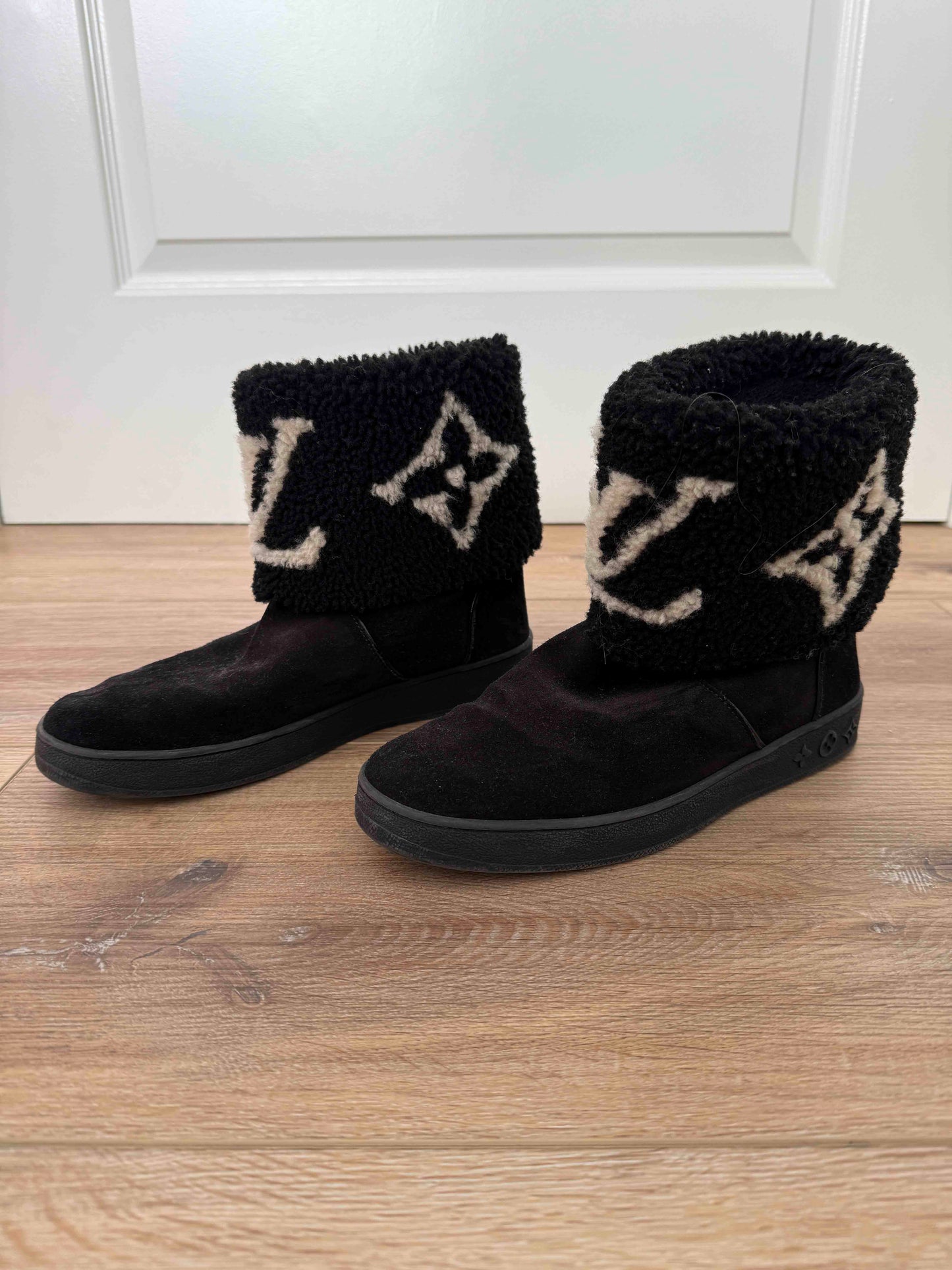 Louis Vuitton Suede/Calfskin Shearling boot, 36.5