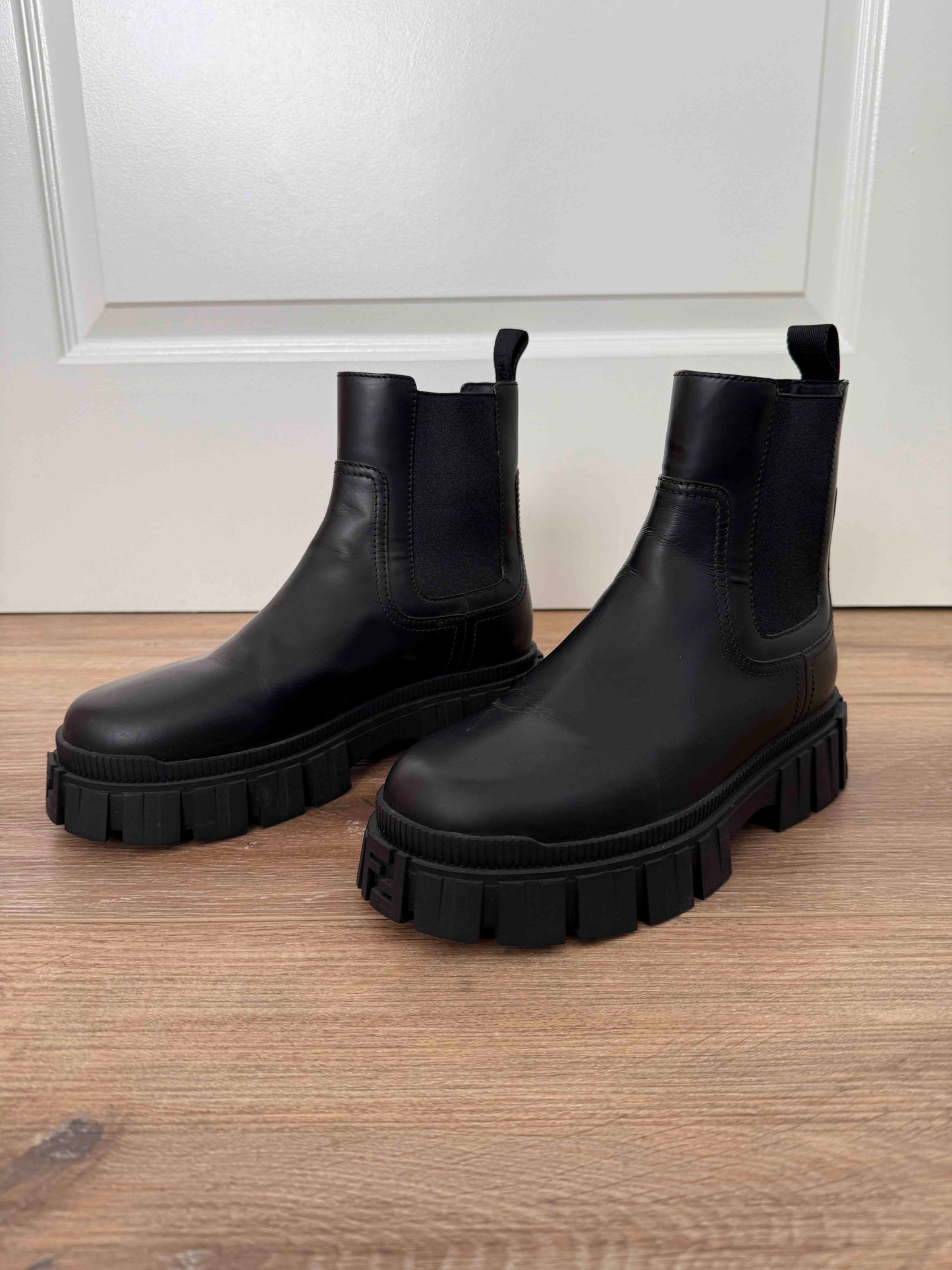 Fendi Lug Boot, 38