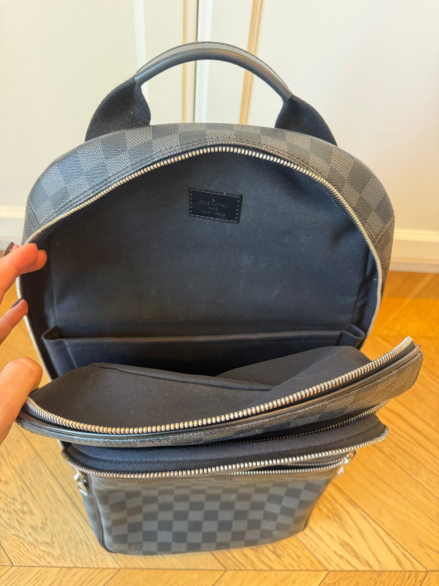 Louis Vuitton monogram Avenue backpack