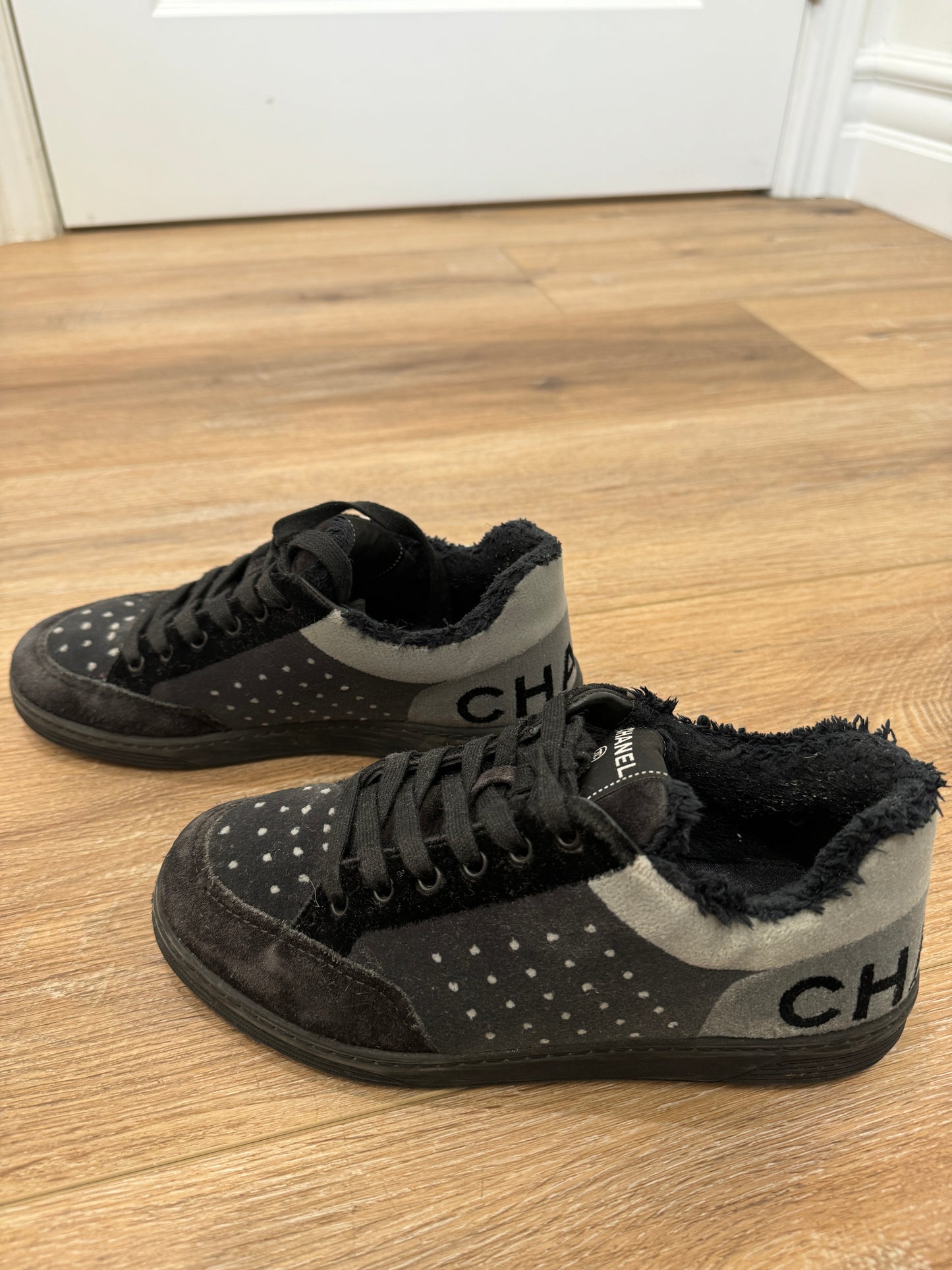 Chanel Sneakers 36.5 daughters