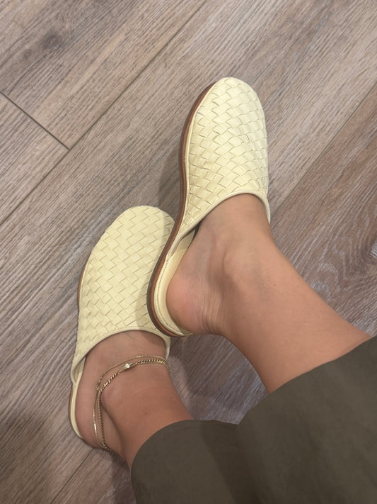 Bottega Veneta, 37.5 (runs big)