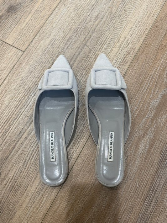 Manolo Blahnik, 38.5