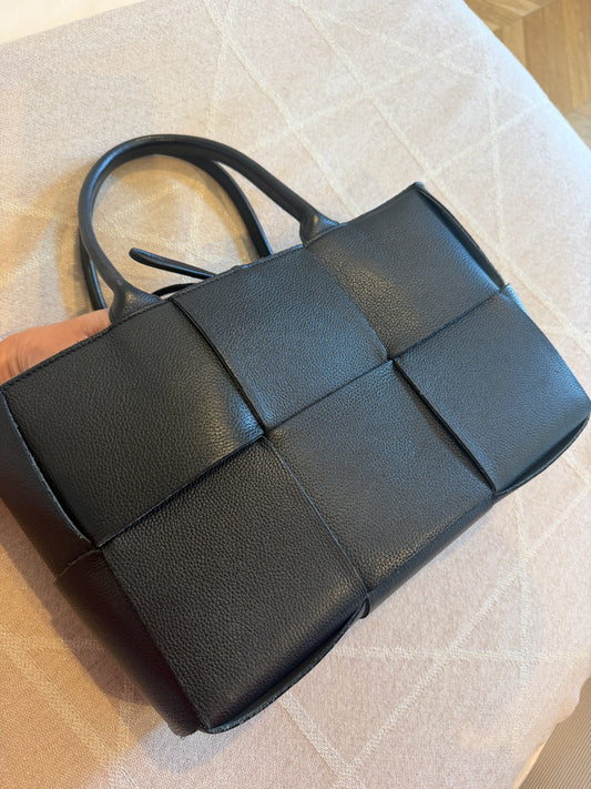 Bottega Arco Medium Tote