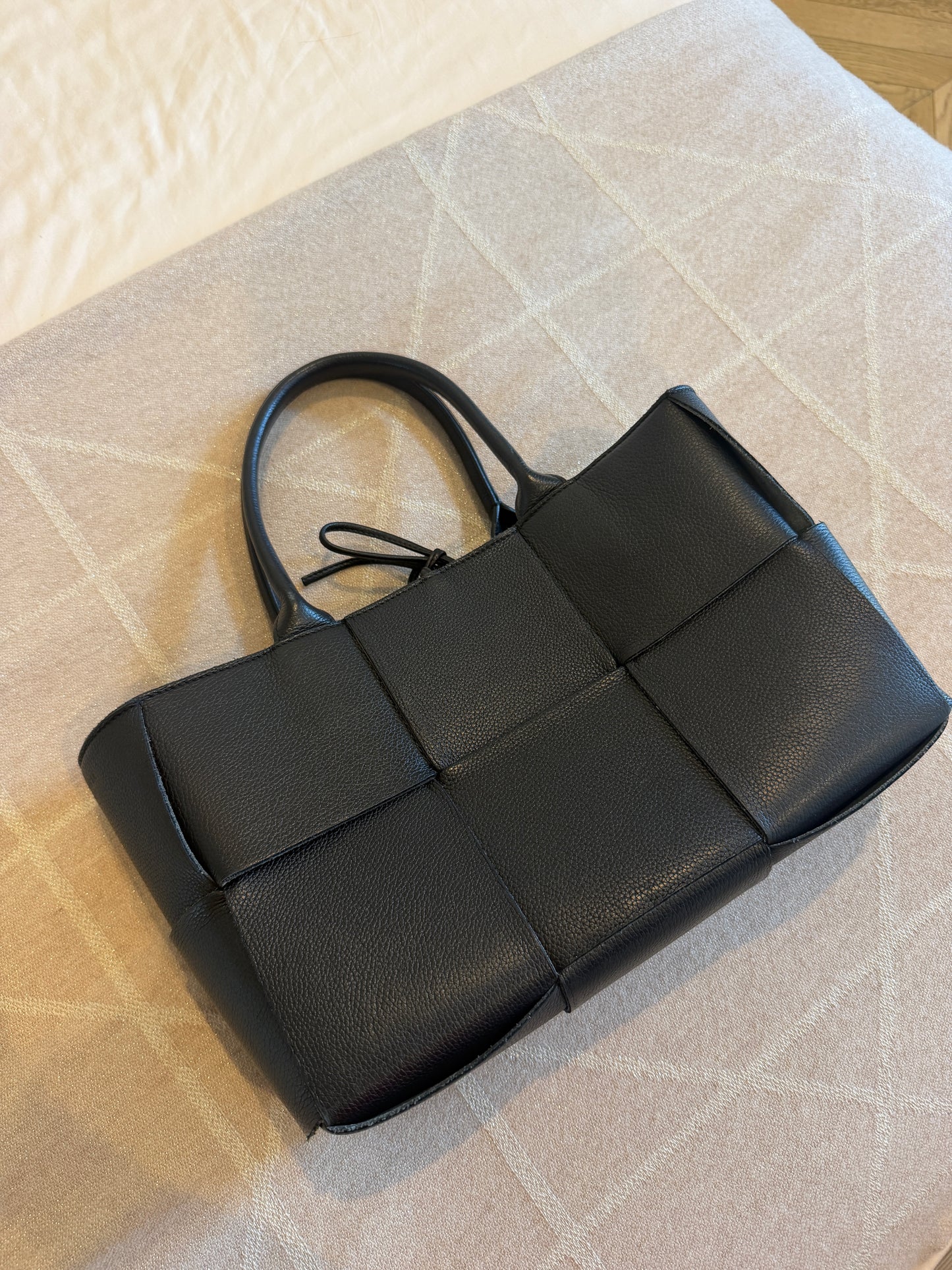 Bottega Arco Medium Tote