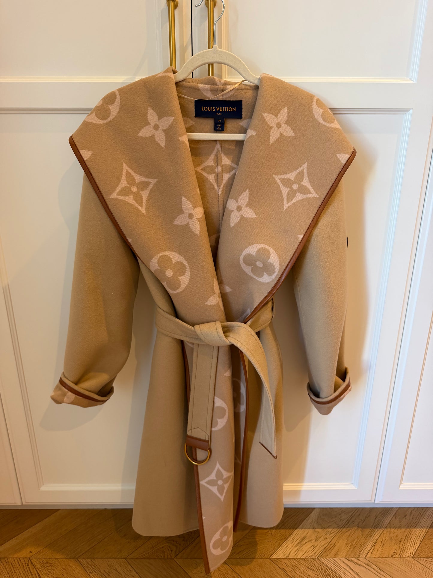 Louis Vuitton coat, 36￼
