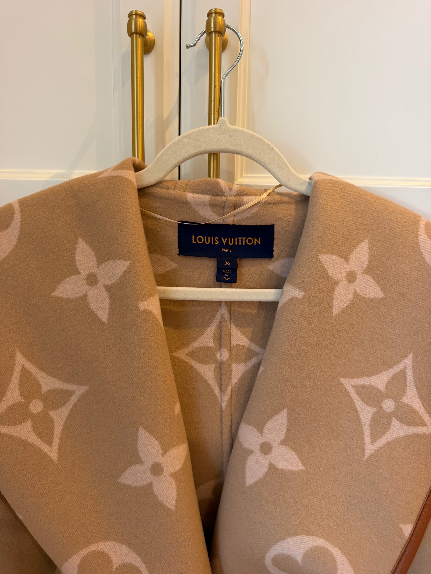 Louis Vuitton coat, 36￼