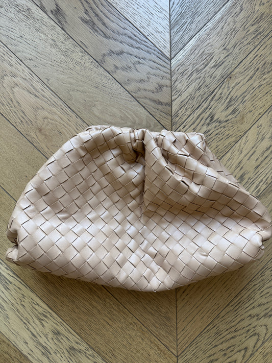 Bottega Veneta the Pouch Clutch￼
