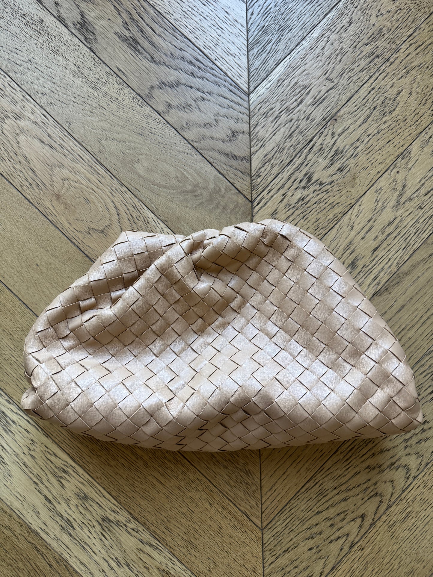 Bottega Veneta the Pouch Clutch￼