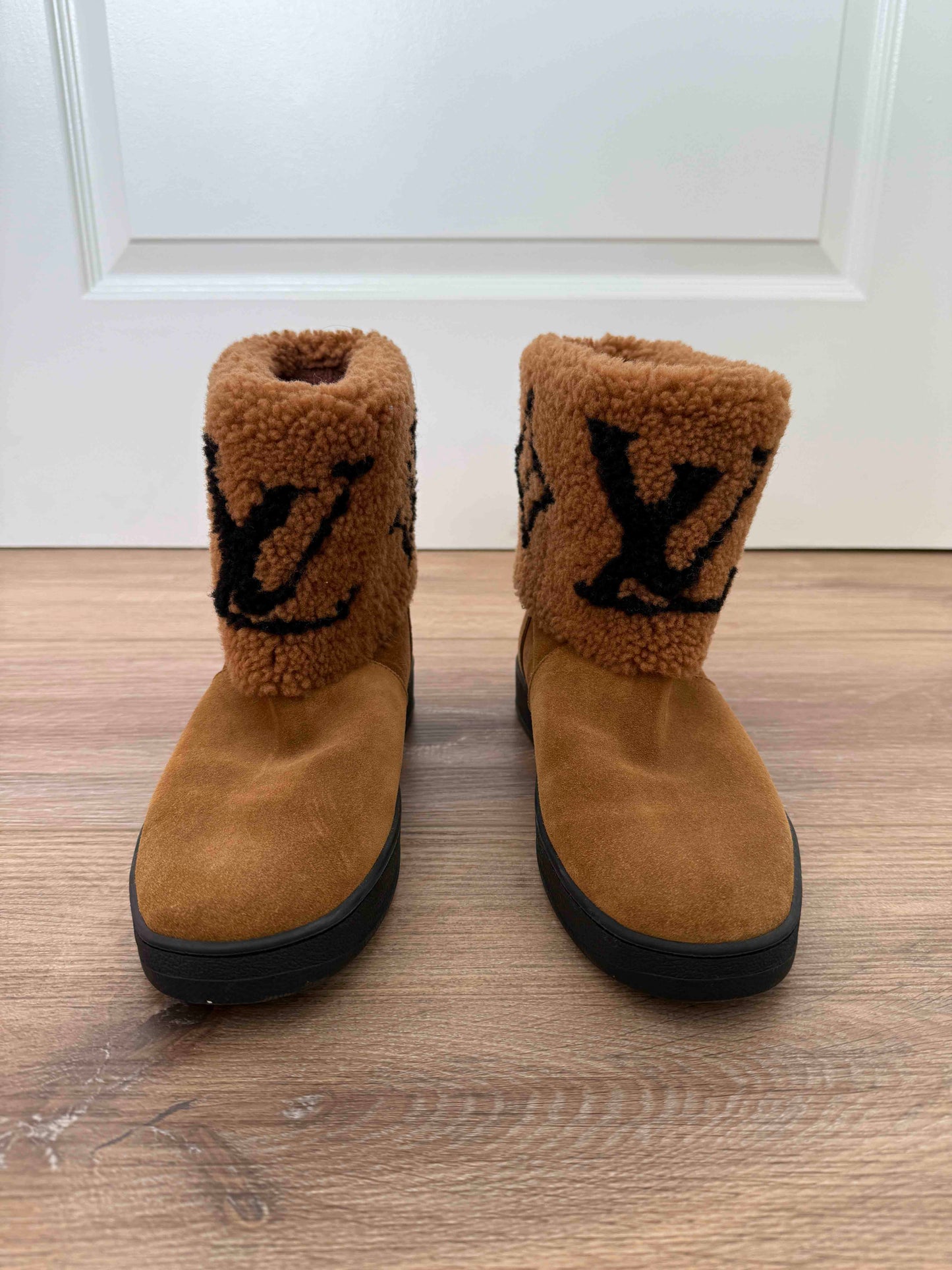 Louis Vuitton Suede/Calfskin Shearling Boot, 38