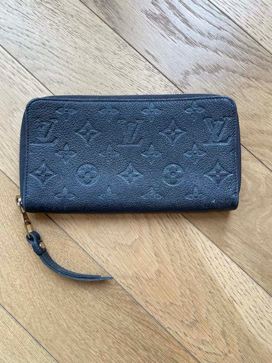 Louis Vuitton Monogram Zippy Wallet